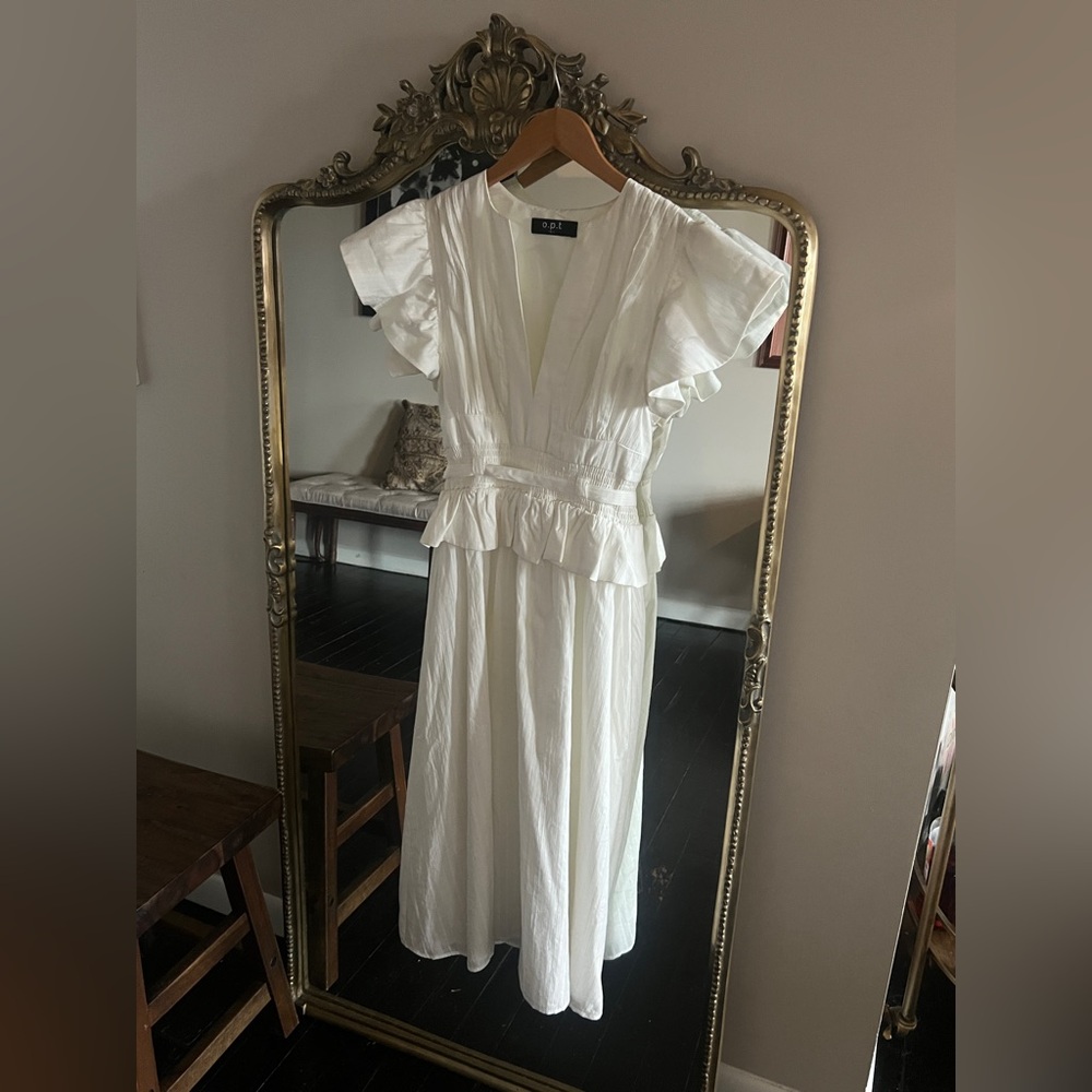 Elegant White Midi Dress